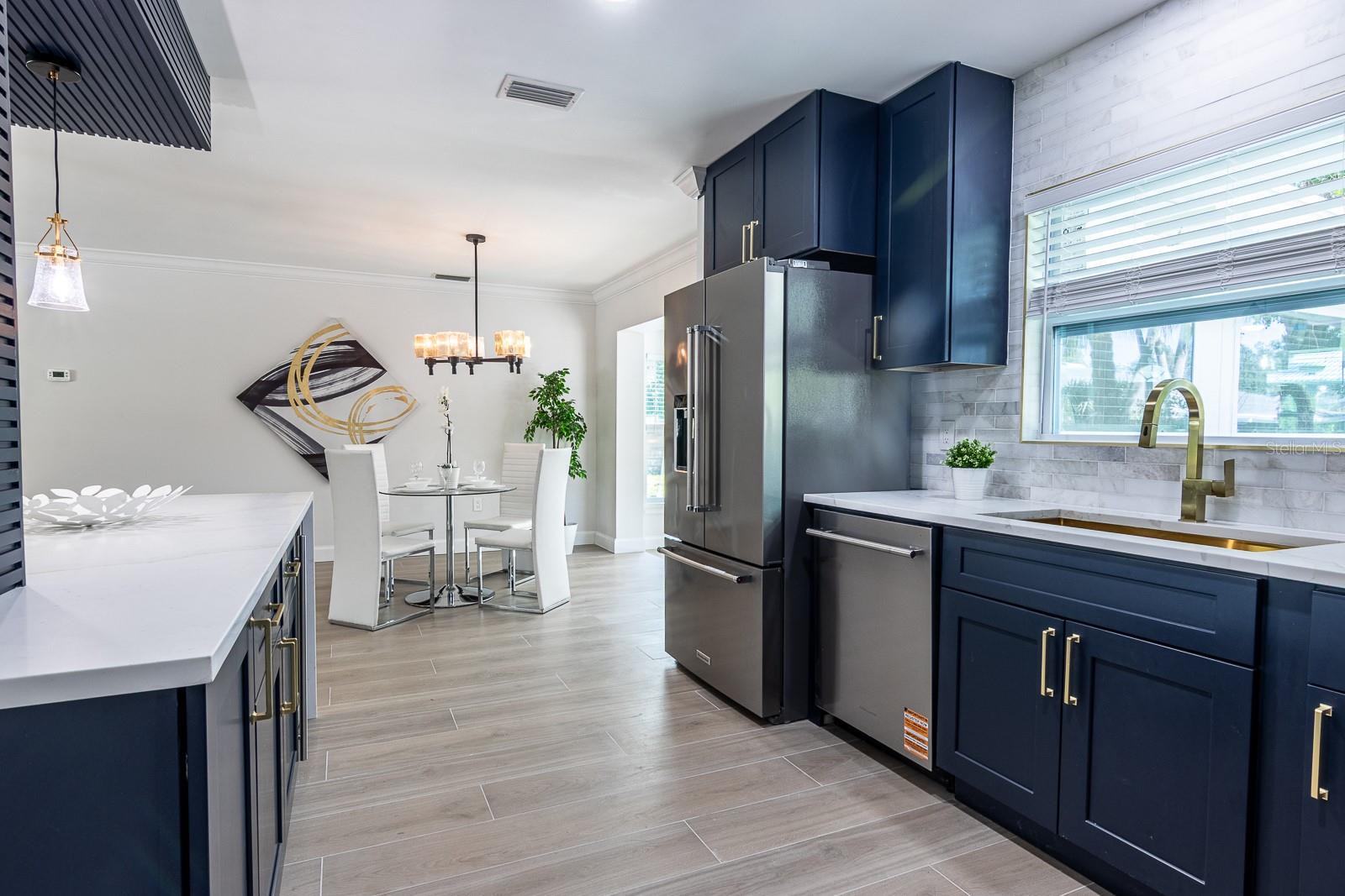 Image 14 of 32 For 590 45th Street