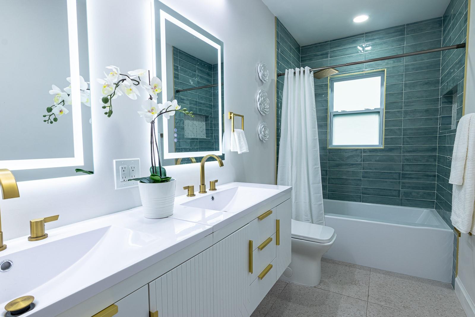 Image 27 of 32 For 590 45th Street