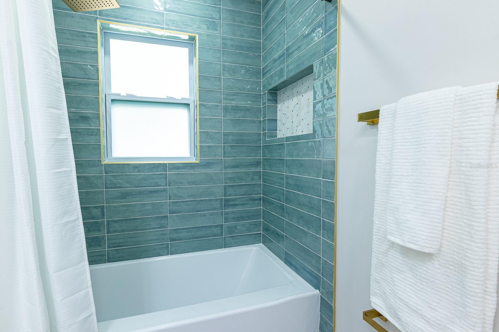 Image 28 of 32 For 590 45th Street