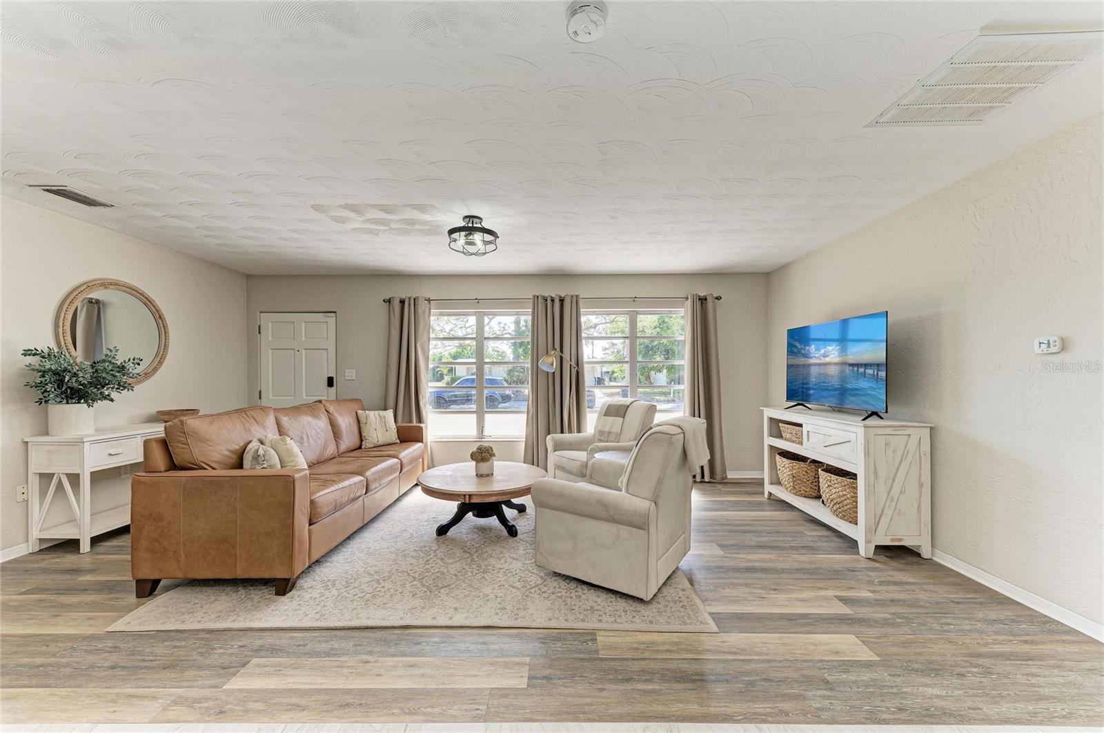 Image 3 of 84 For 120 60th Street W