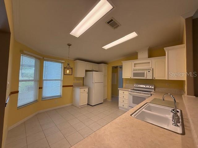 Image 9 of 34 For 8410 Castle Garden Road