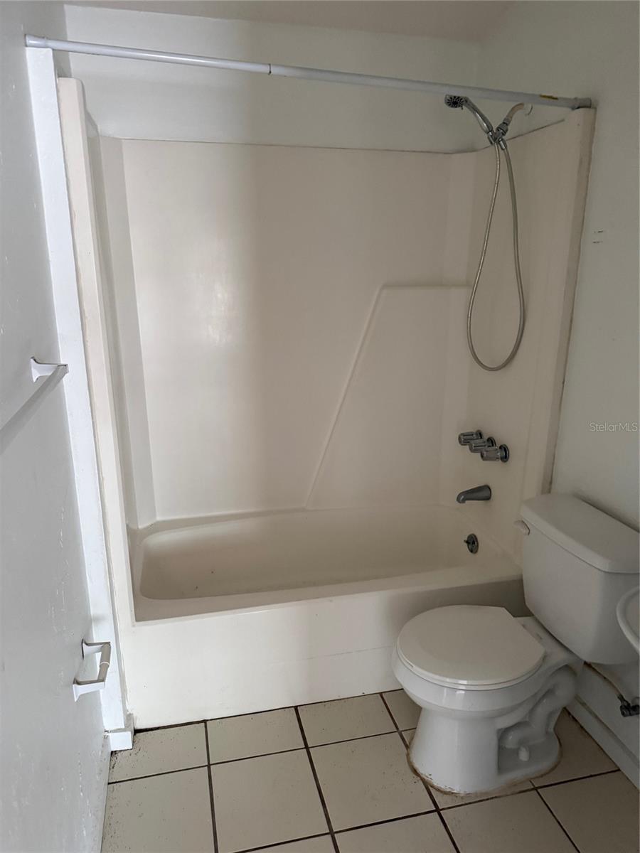 Image 10 of 17 For 1207 3rd Avenue E A & B3400