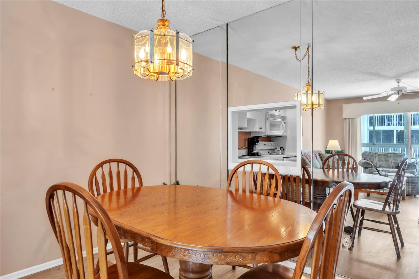 Image 10 of 35 For 1330 Glen Oaks Drive E 269d