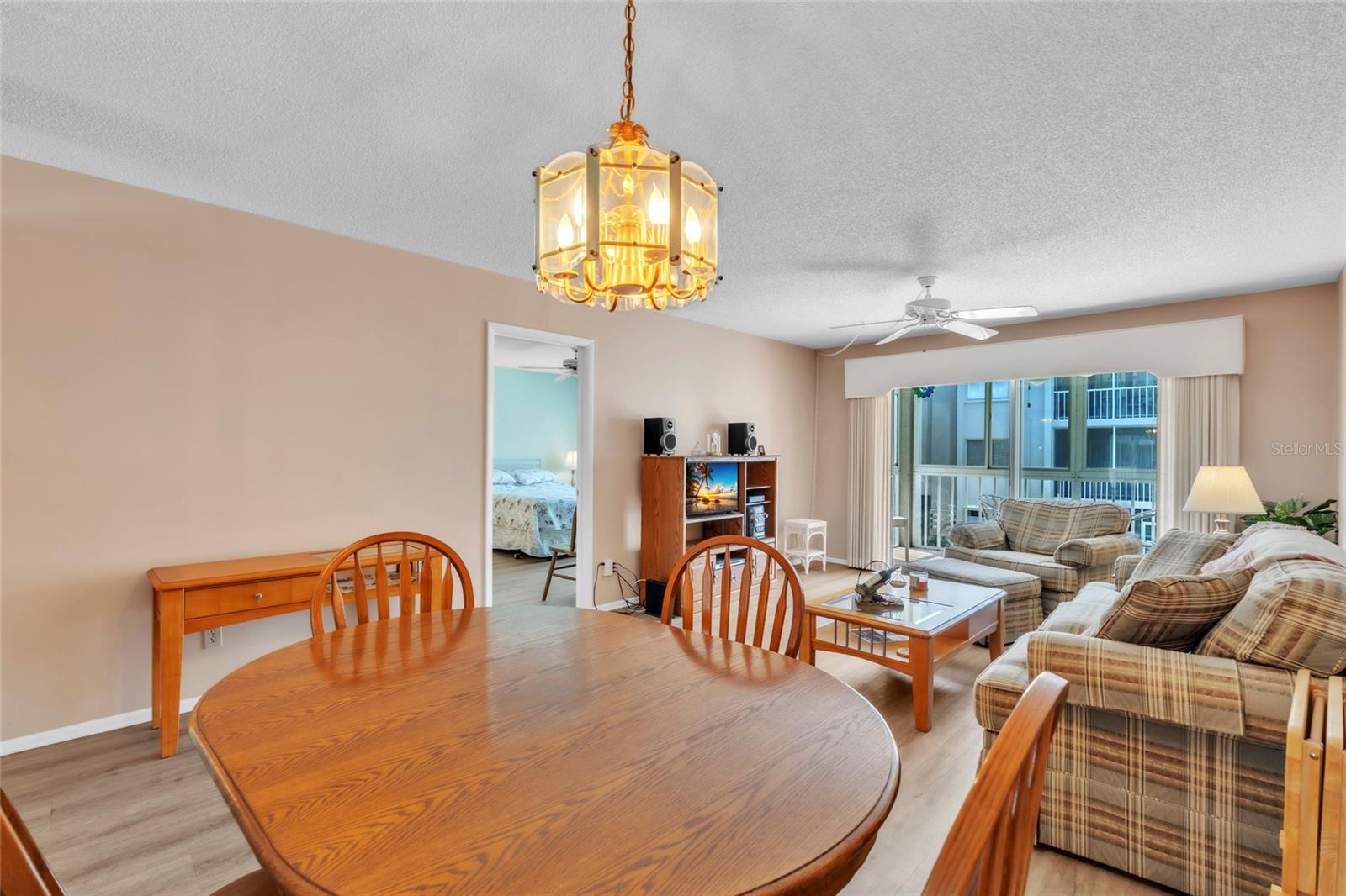 Image 11 of 35 For 1330 Glen Oaks Drive E 269d