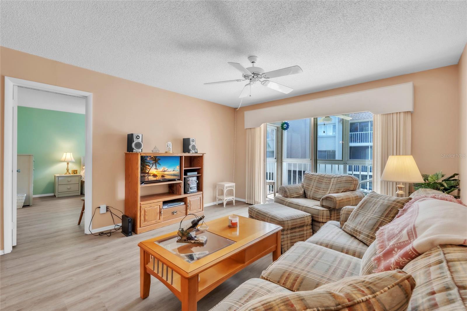 Image 12 of 35 For 1330 Glen Oaks Drive E 269d