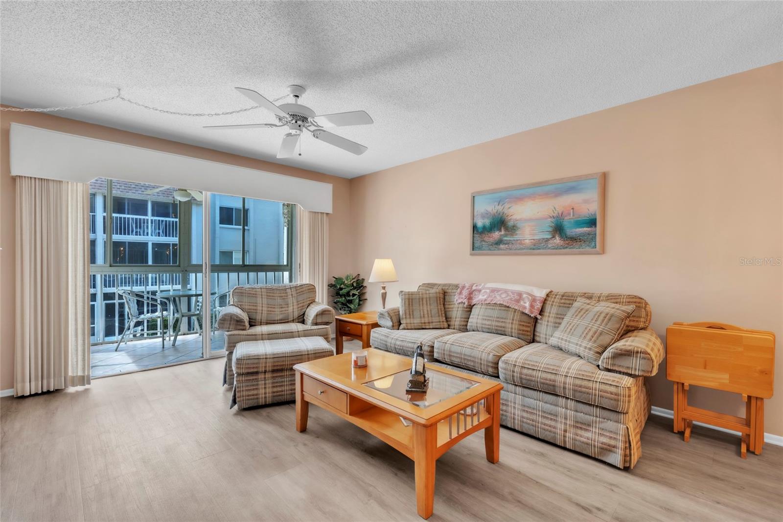 Image 13 of 35 For 1330 Glen Oaks Drive E 269d