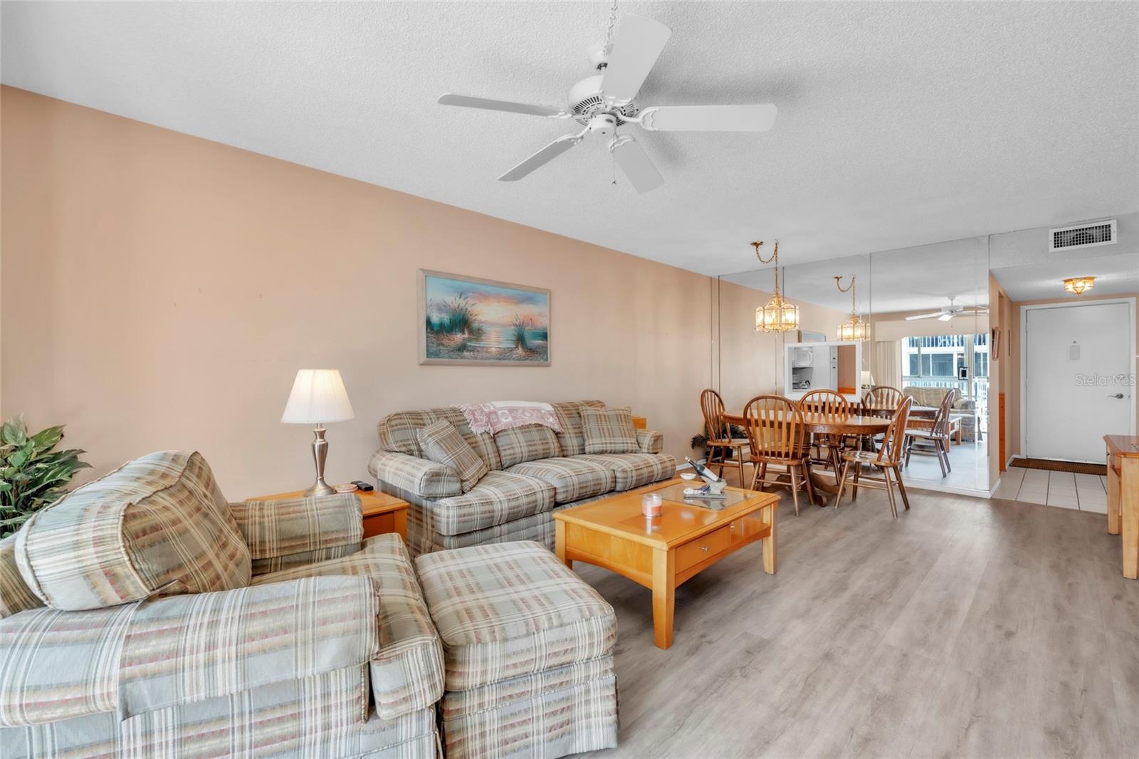 Image 14 of 35 For 1330 Glen Oaks Drive E 269d