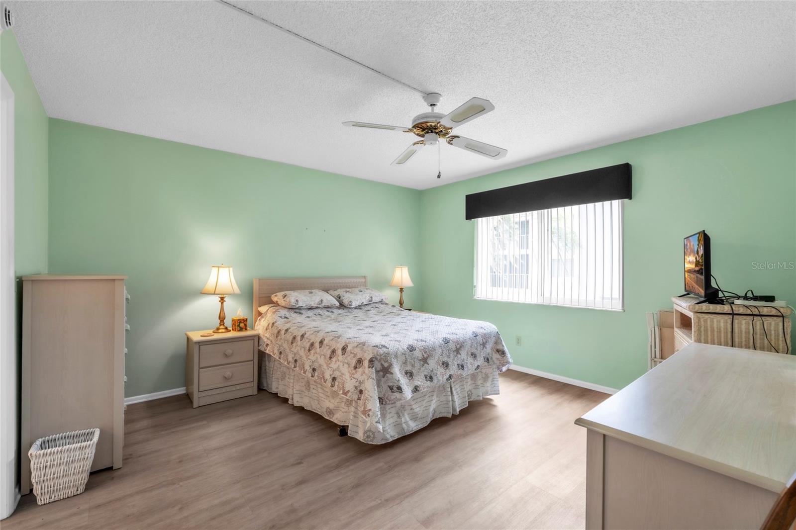 Image 18 of 35 For 1330 Glen Oaks Drive E 269d