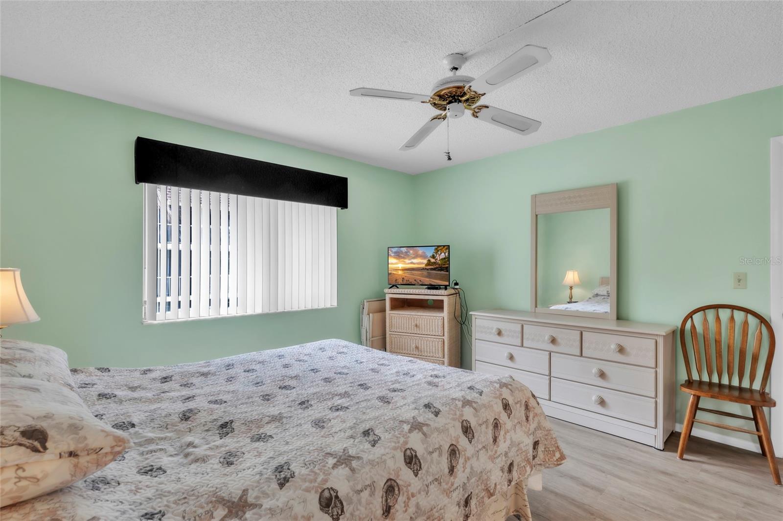 Image 20 of 35 For 1330 Glen Oaks Drive E 269d