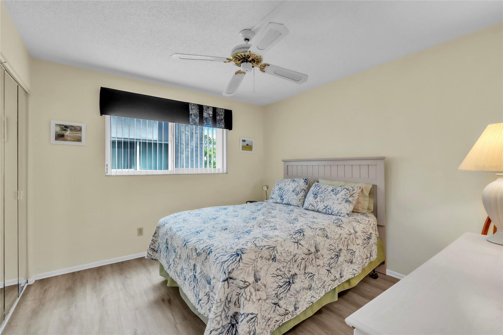 Image 24 of 35 For 1330 Glen Oaks Drive E 269d