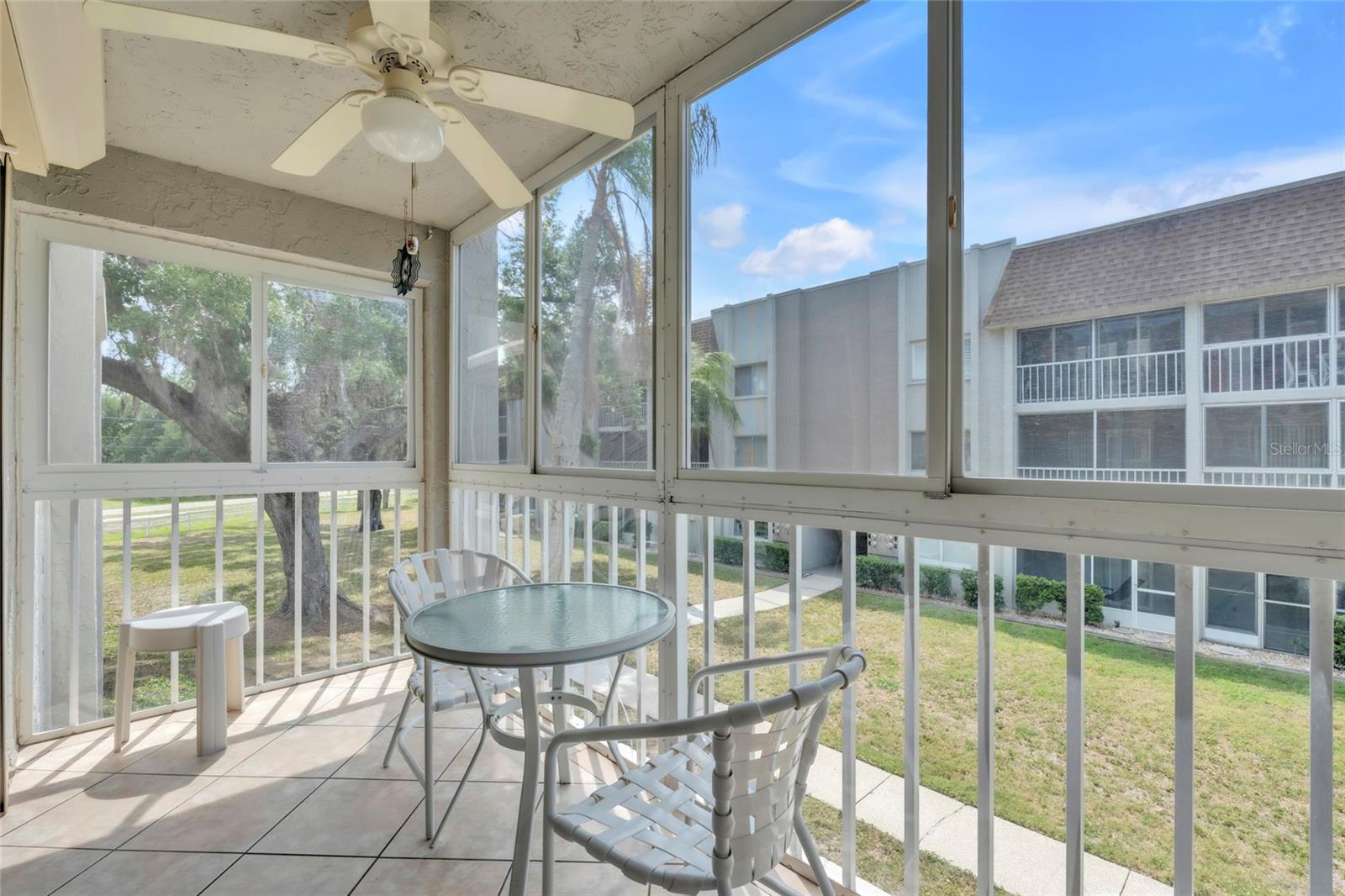 Image 29 of 35 For 1330 Glen Oaks Drive E 269d