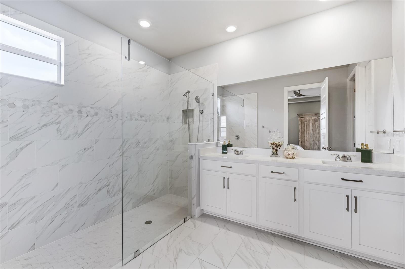 Image 16 of 44 For 16428 Marsh Lane