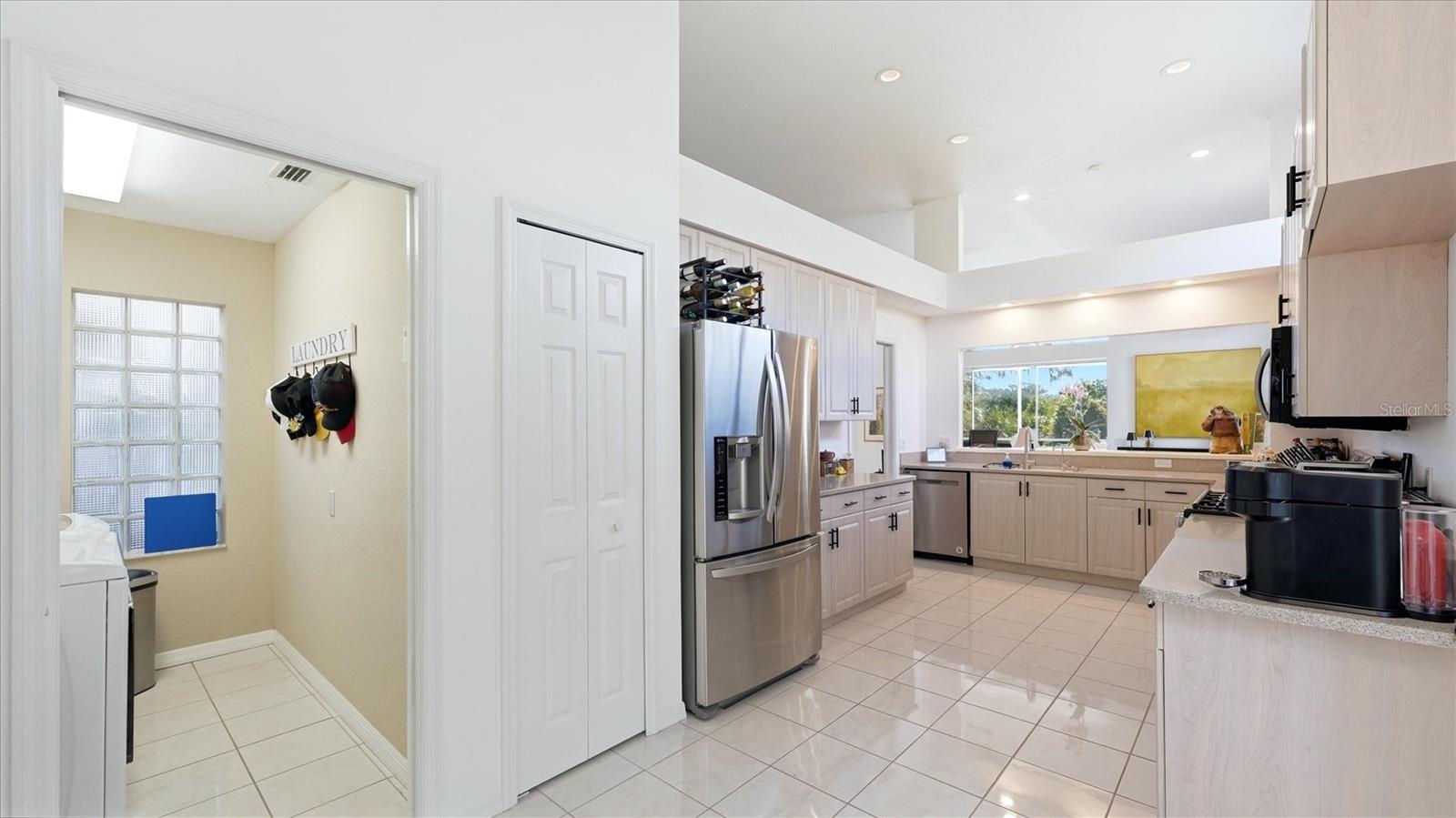 Image 15 of 73 For 8009 Hampton Court