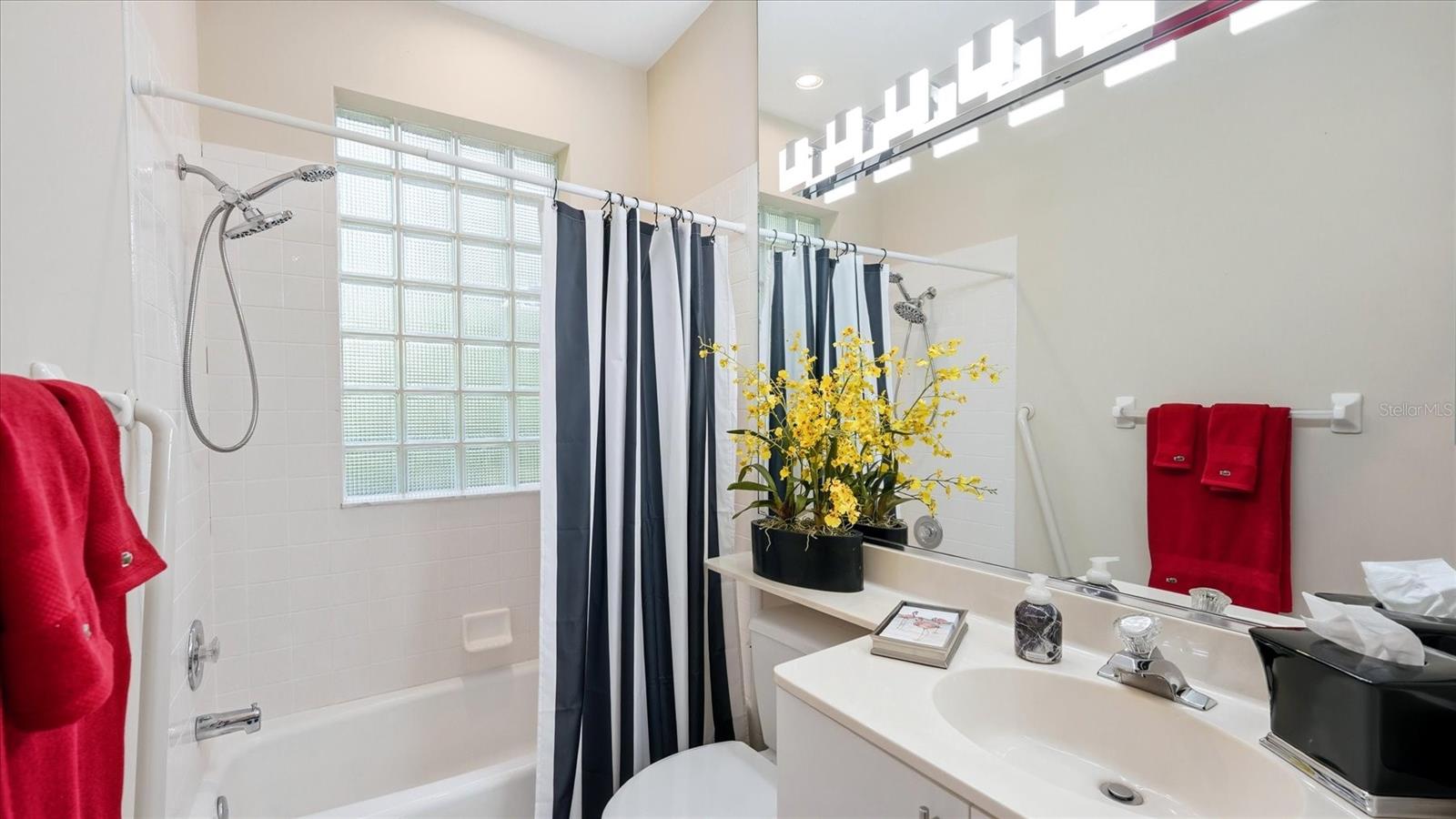 Image 23 of 73 For 8009 Hampton Court