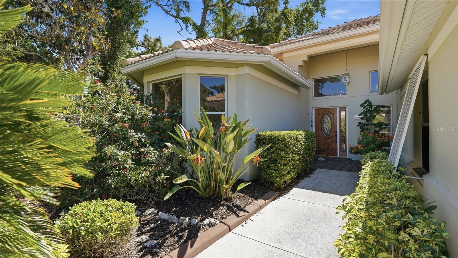 Image 3 of 73 For 8009 Hampton Court