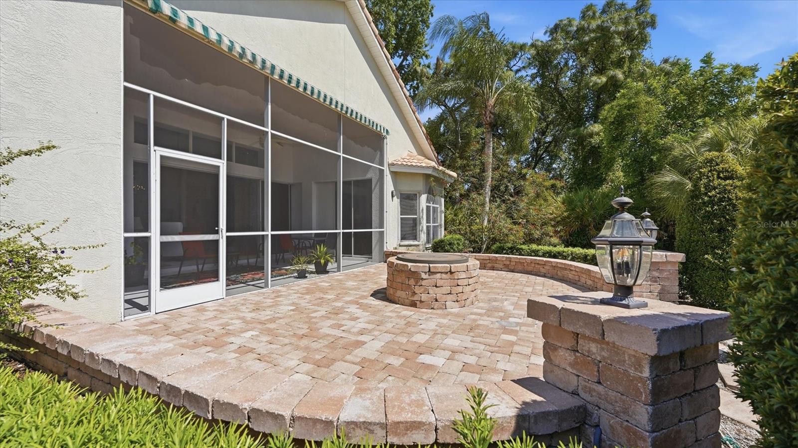 Image 30 of 73 For 8009 Hampton Court