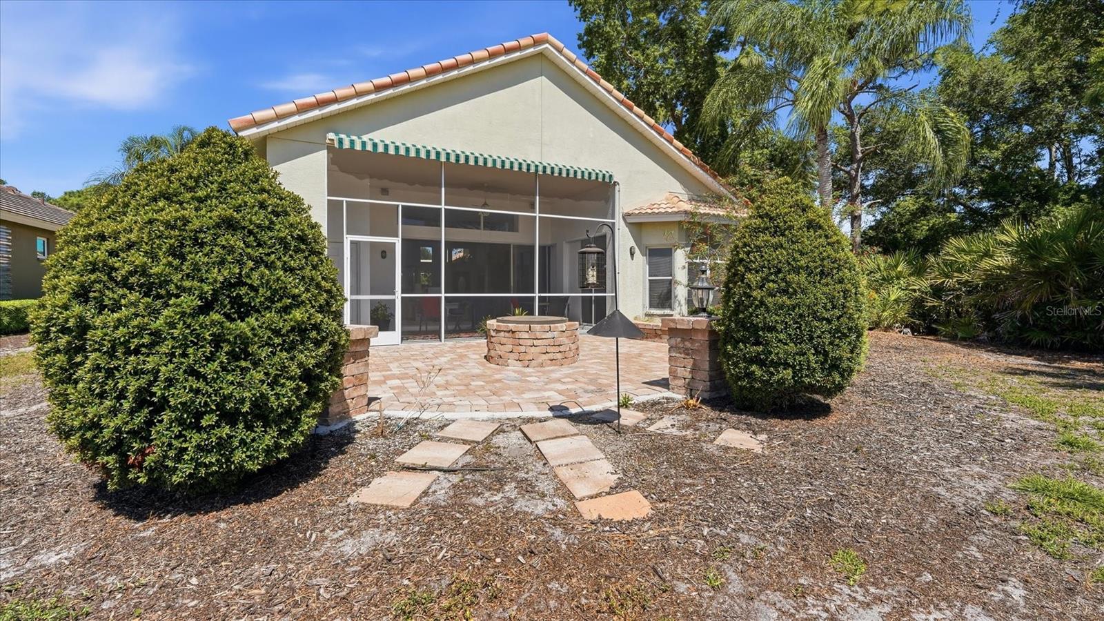 Image 31 of 73 For 8009 Hampton Court