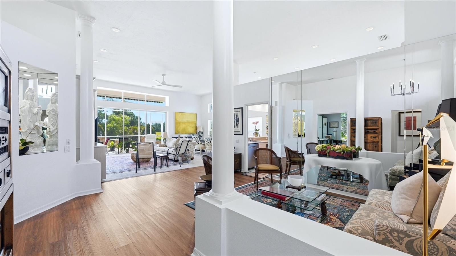 Image 4 of 73 For 8009 Hampton Court