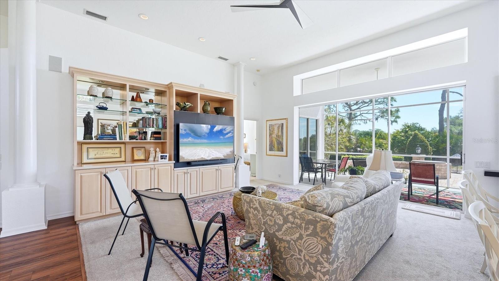 Image 8 of 73 For 8009 Hampton Court