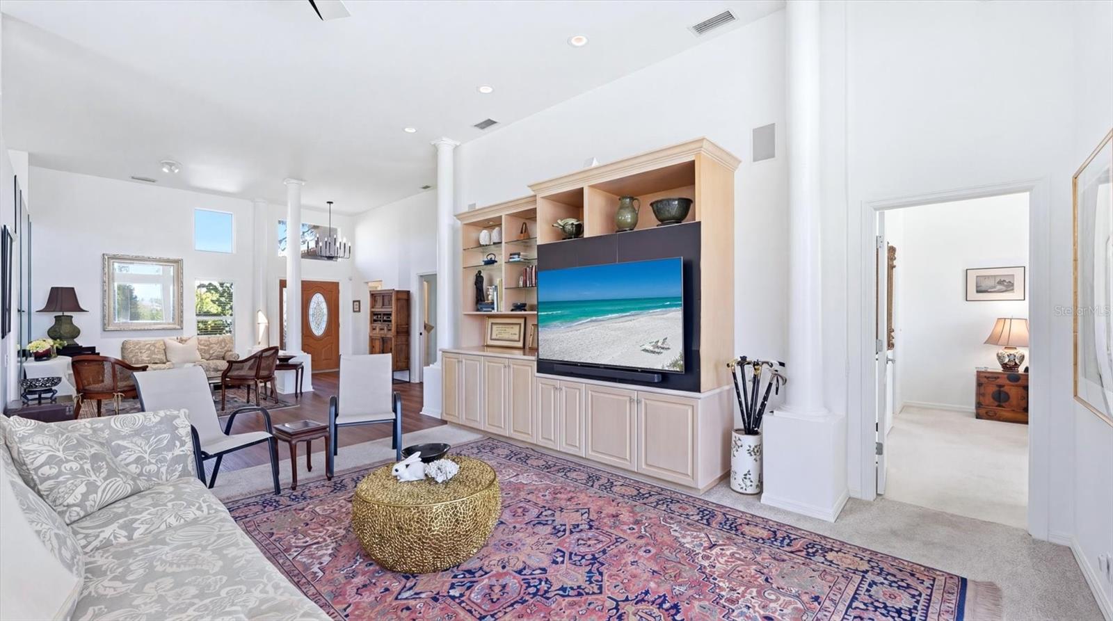 Image 9 of 73 For 8009 Hampton Court