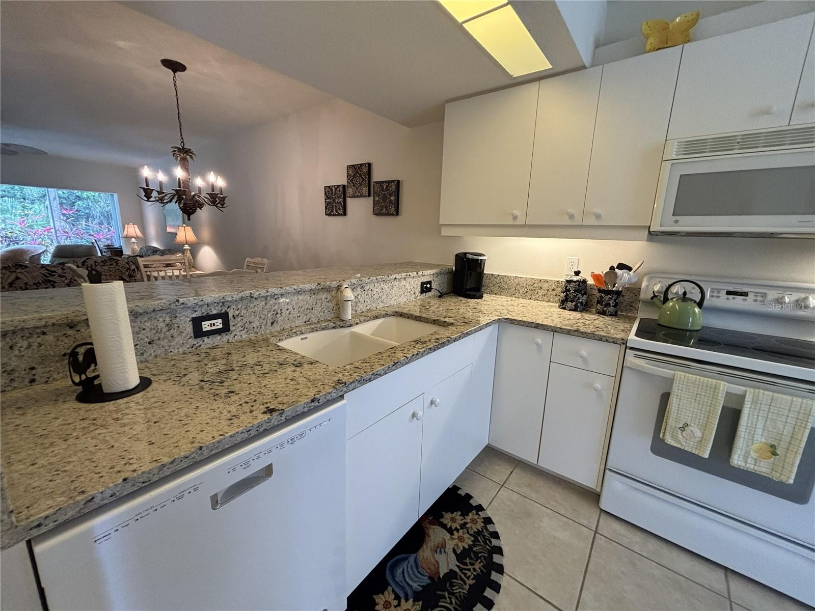 Image 18 of 35 For 320 Clearbrook Circle 102