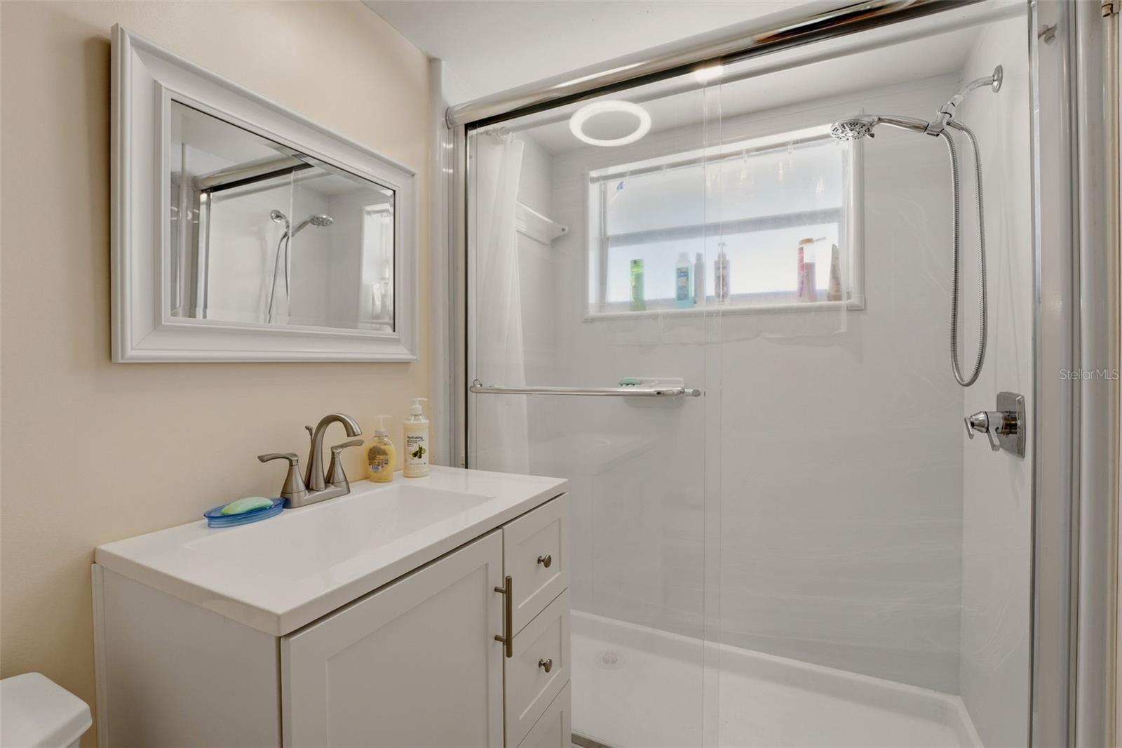 Image 16 of 33 For 4400 Exeter Drive 305