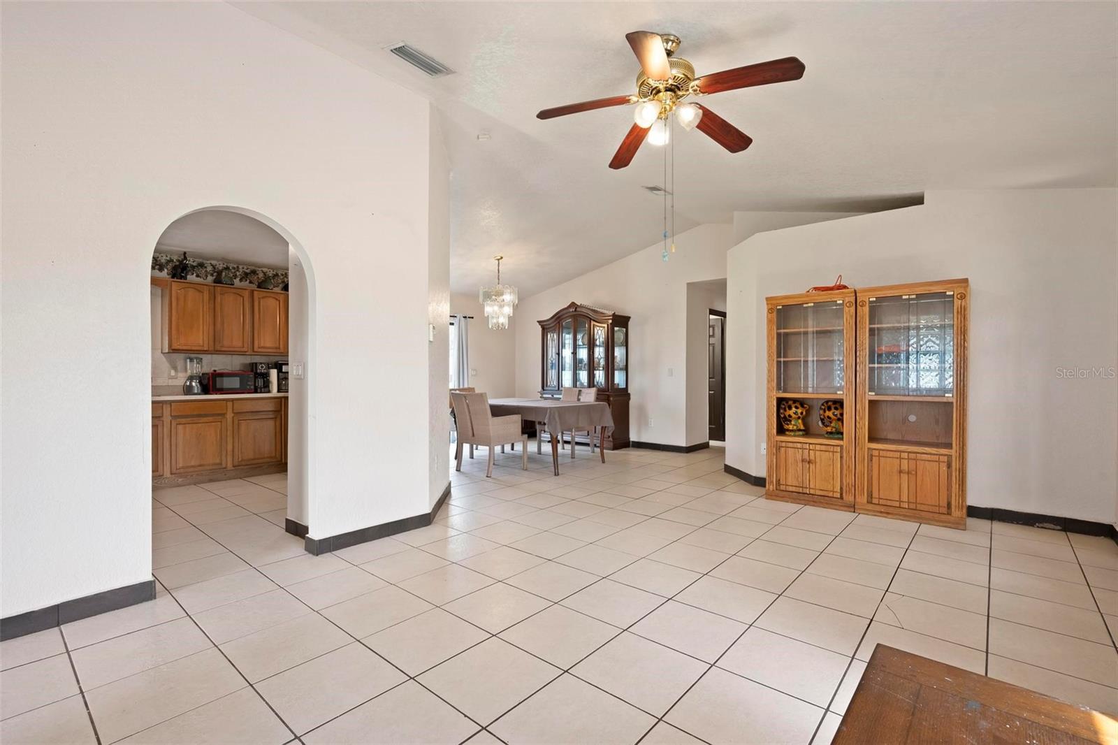 Image 11 of 41 For 3092 Golfview Drive