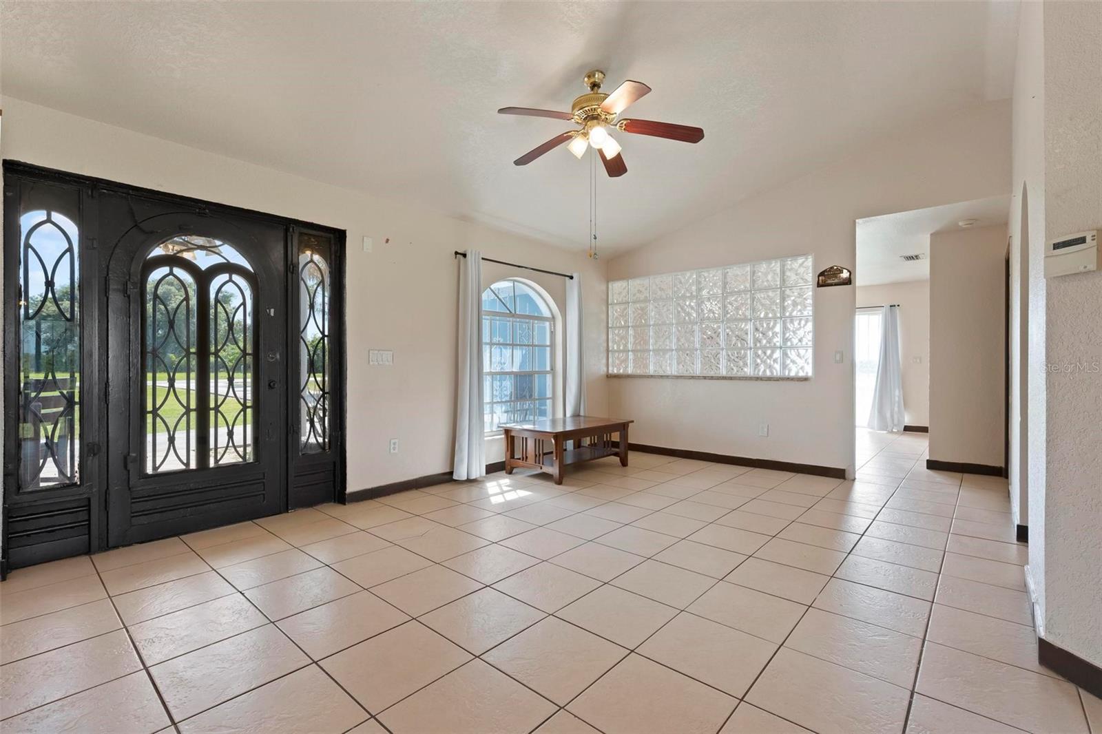 Image 16 of 41 For 3092 Golfview Drive