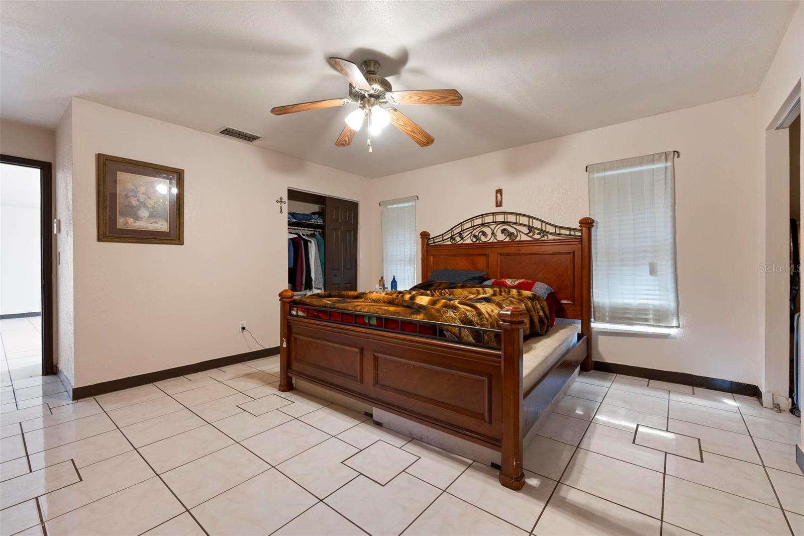 Image 24 of 41 For 3092 Golfview Drive