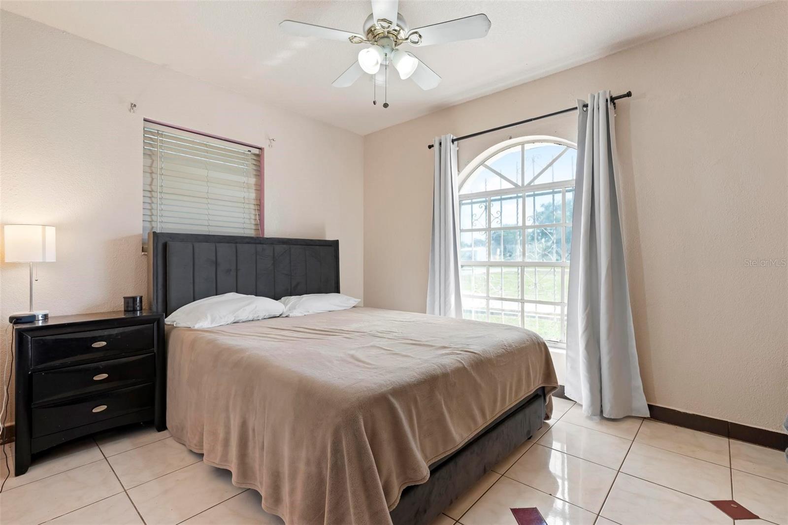 Image 29 of 41 For 3092 Golfview Drive