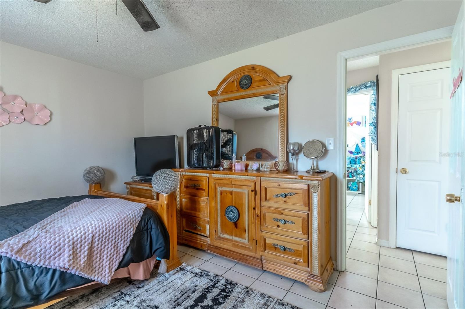 Image 11 of 25 For 2433 Chase Avenue