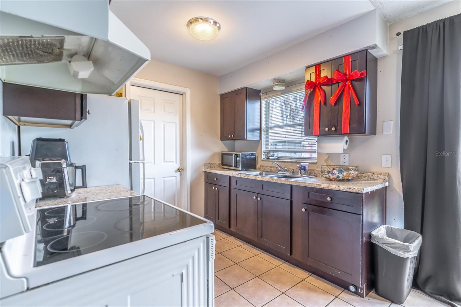 Image 6 of 25 For 2433 Chase Avenue