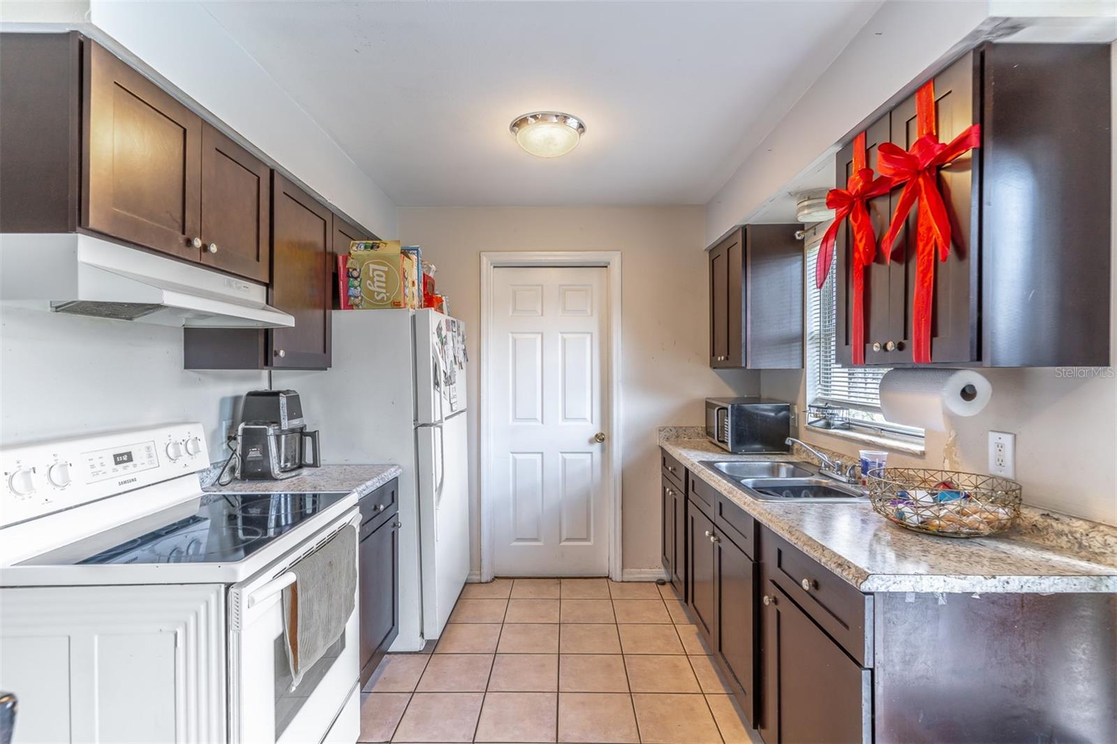 Image 7 of 25 For 2433 Chase Avenue