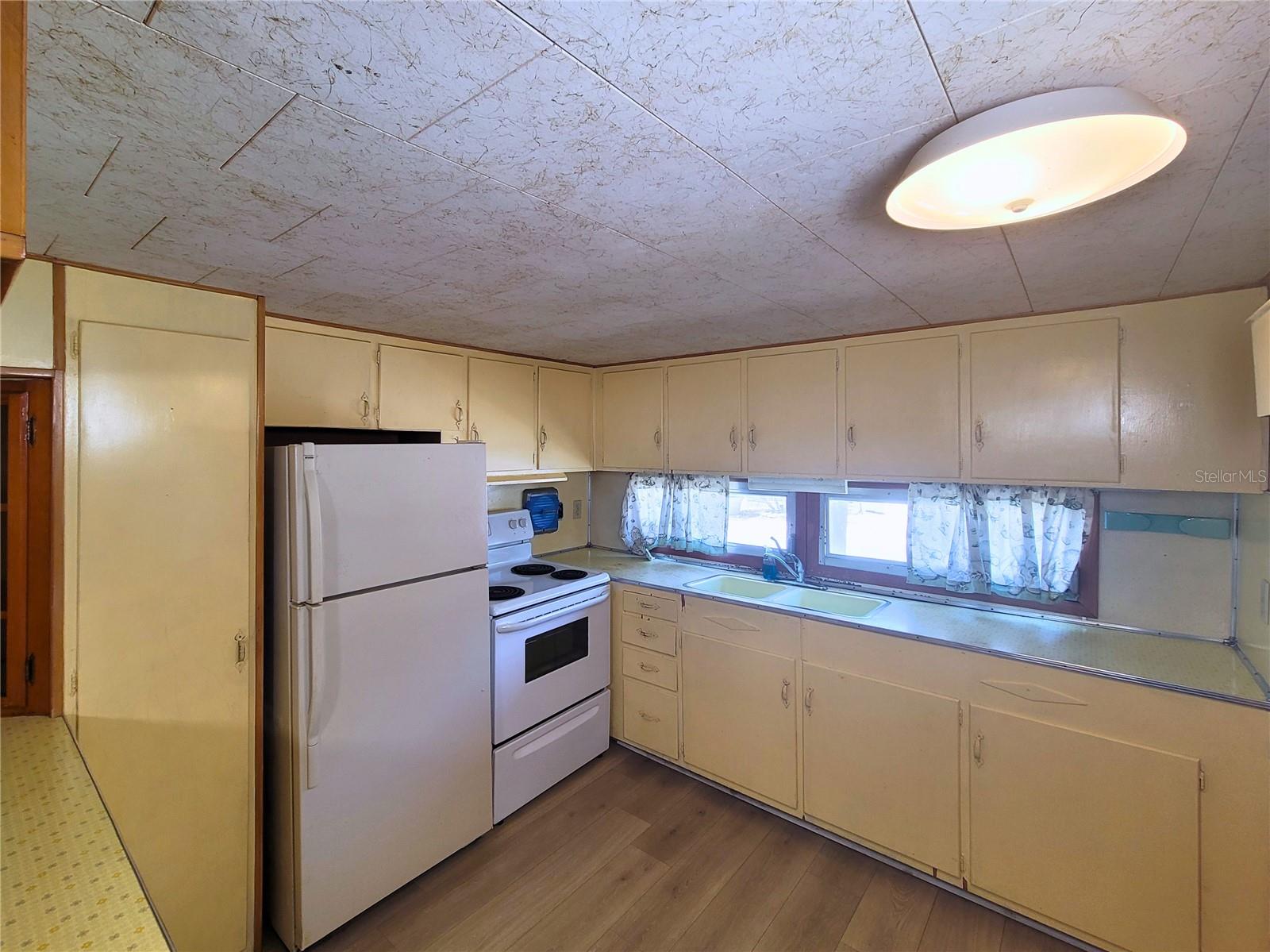 Image 10 of 20 For 522 49th Avenue W