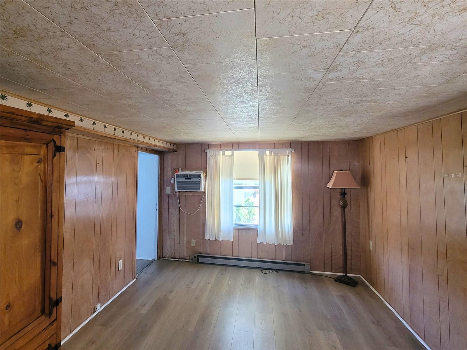 Image 12 of 20 For 522 49th Avenue W
