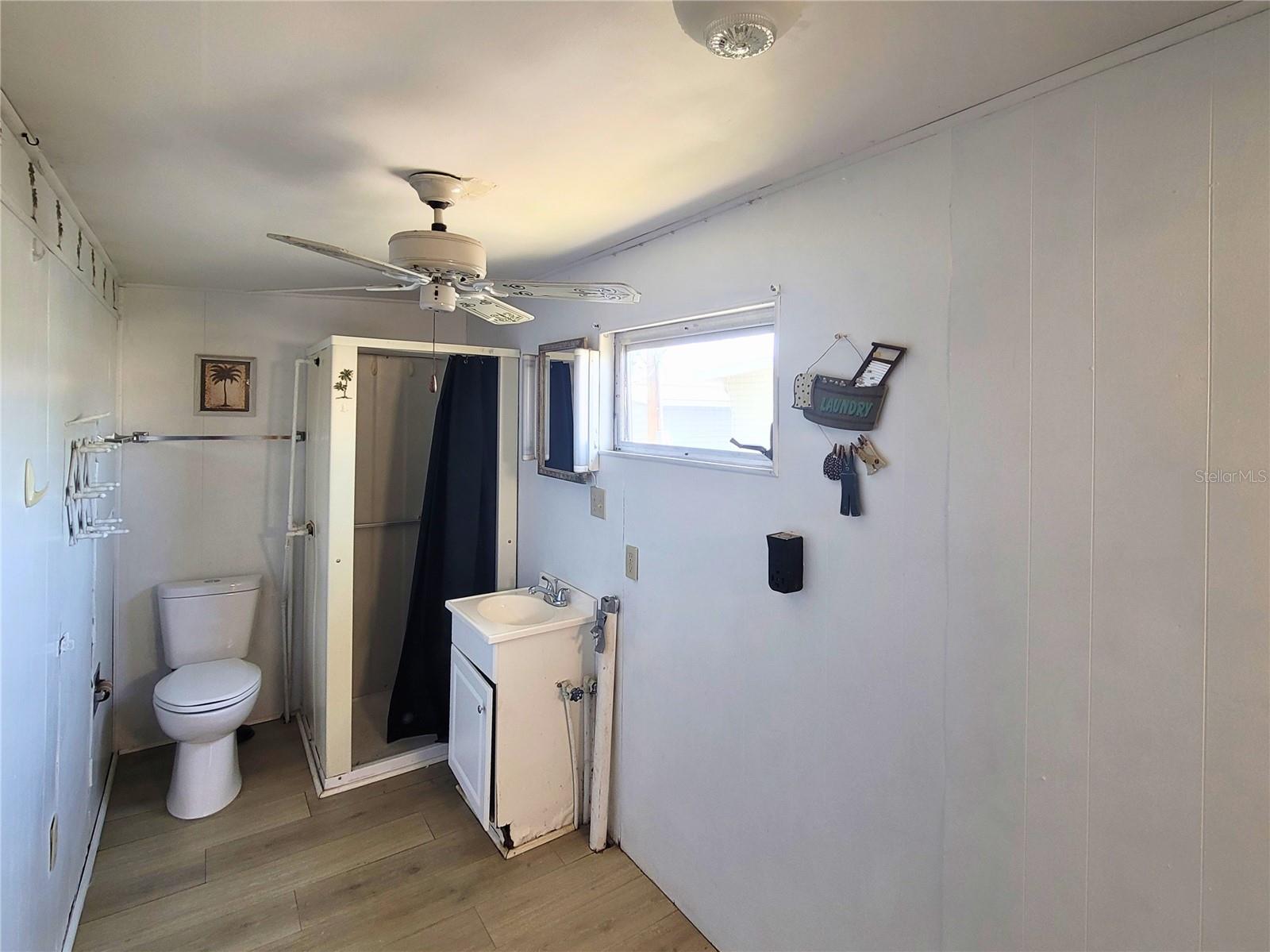 Image 4 of 20 For 522 49th Avenue W