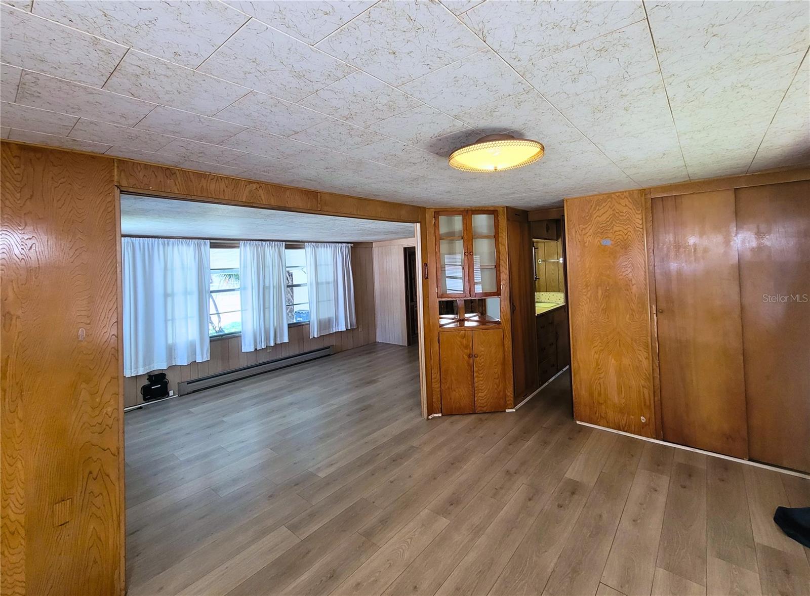 Image 7 of 20 For 522 49th Avenue W
