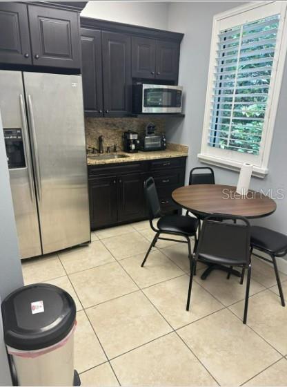 Listing photo id 4 for 5245 Office Park Boulevard 102