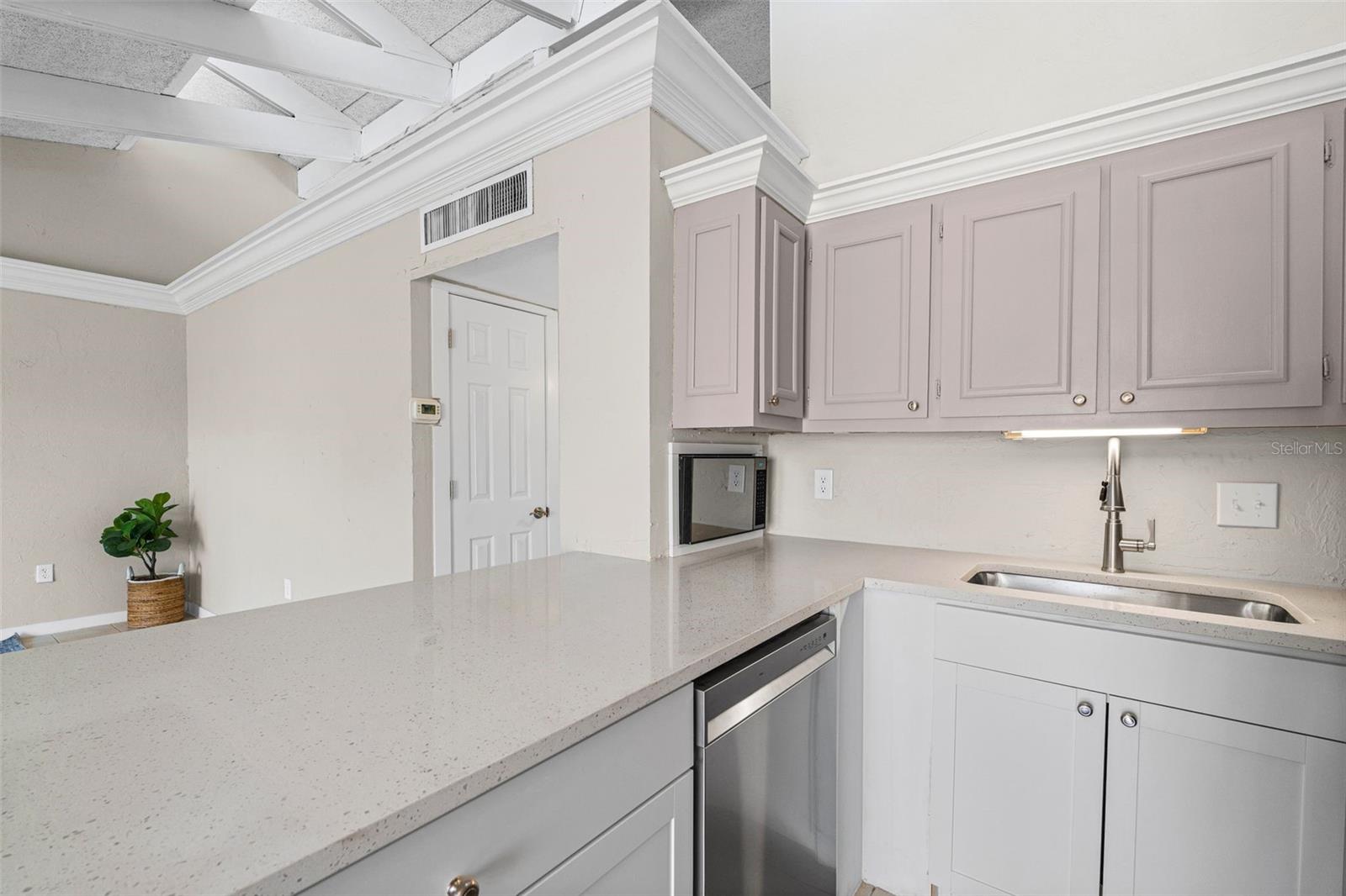 Image 11 of 22 For 500 Jefferson Avenue H1