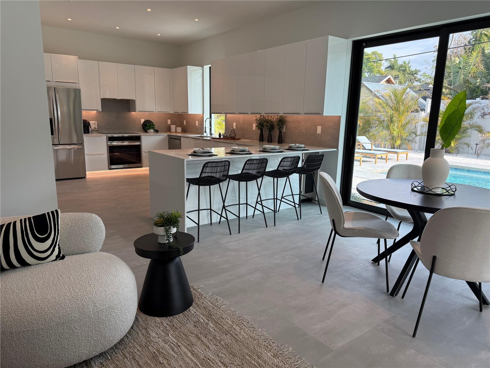 Image 15 of 51 For 2306 Valencia Drive