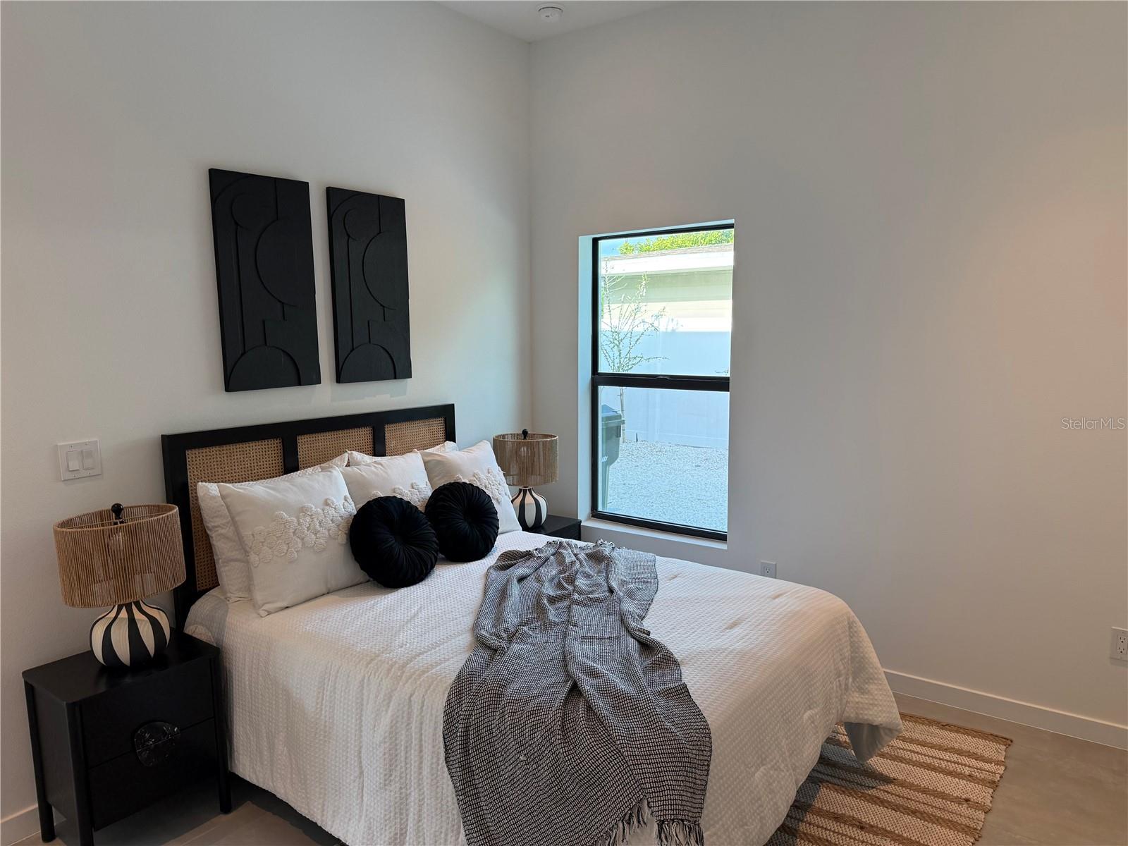 Image 28 of 51 For 2306 Valencia Drive