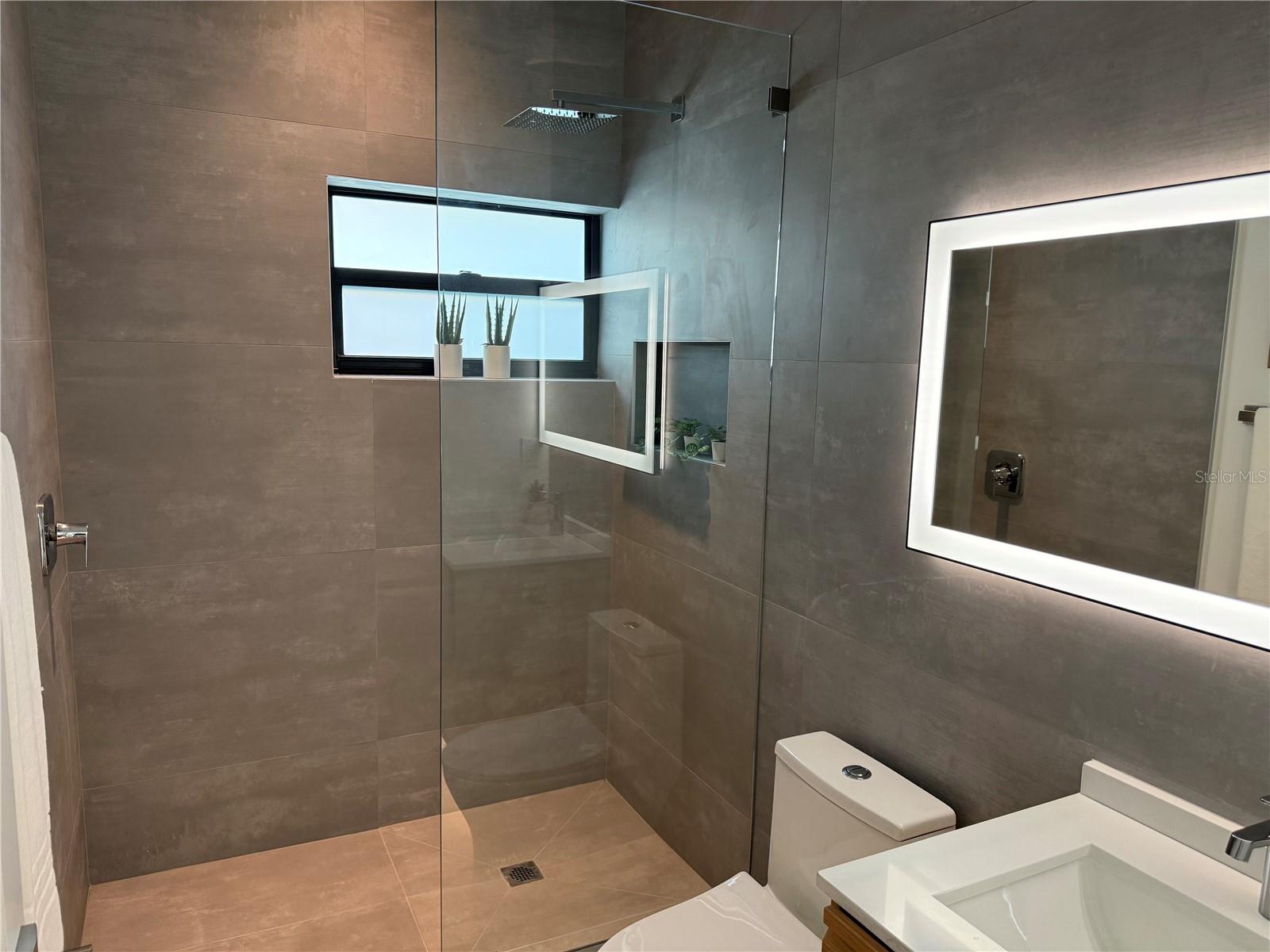 Image 30 of 51 For 2306 Valencia Drive