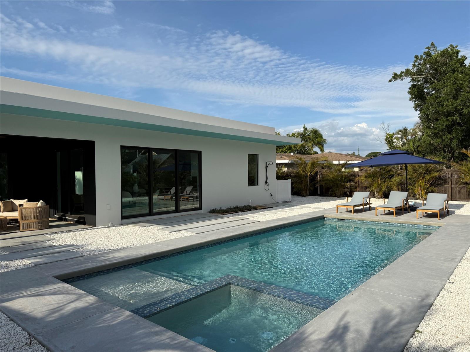 Image 31 of 51 For 2306 Valencia Drive