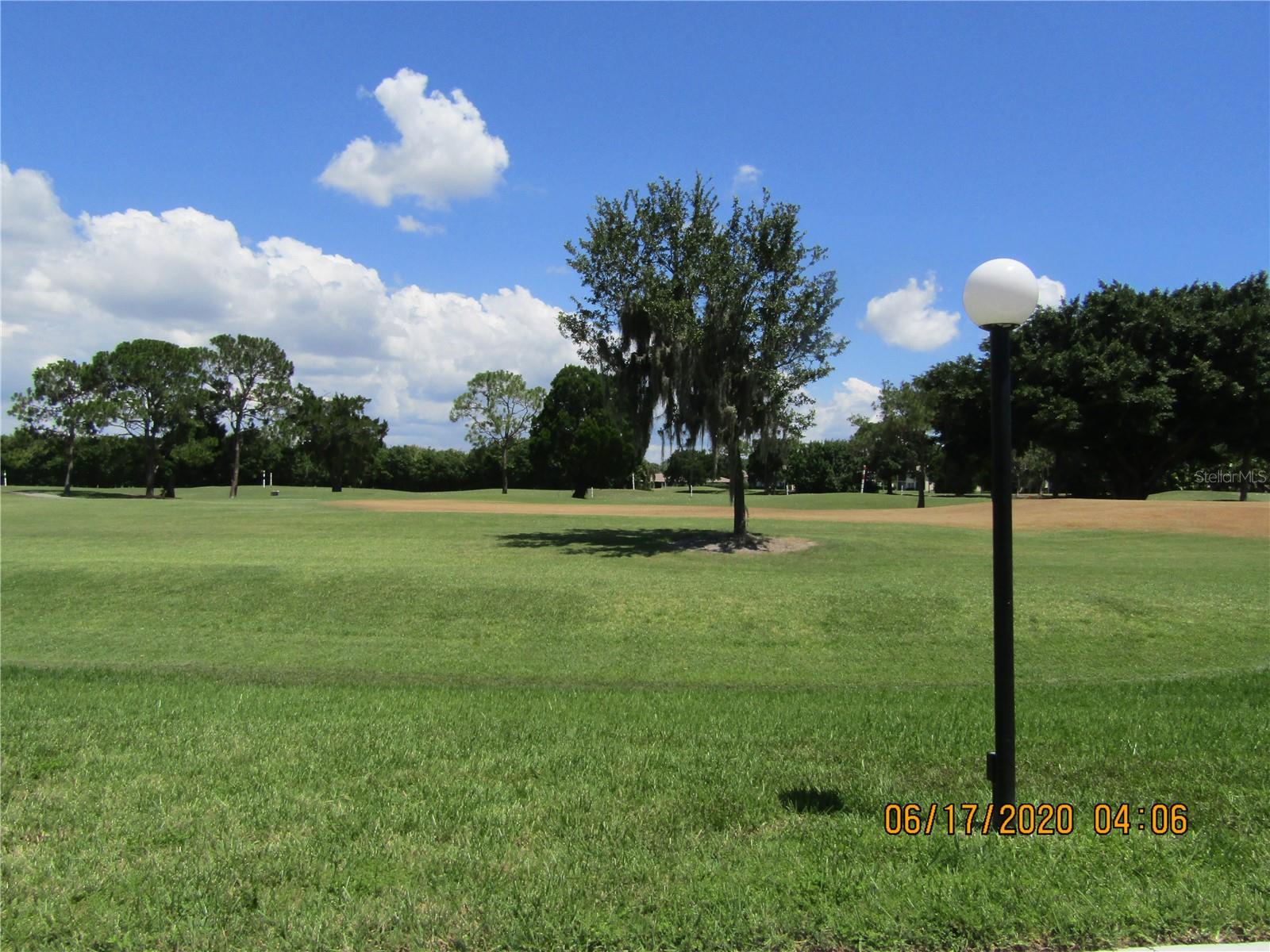 Listing photo id 10 for 3553 Longmeadow  27