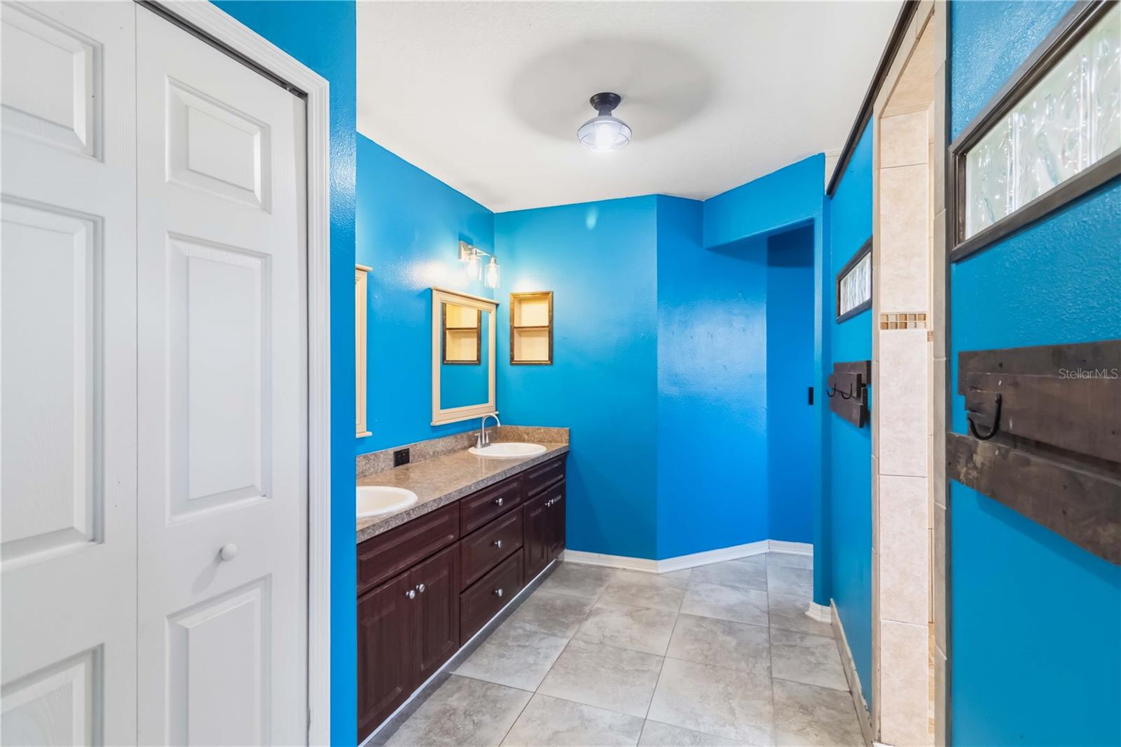 Image 12 of 24 For 7211 48th Avenue E