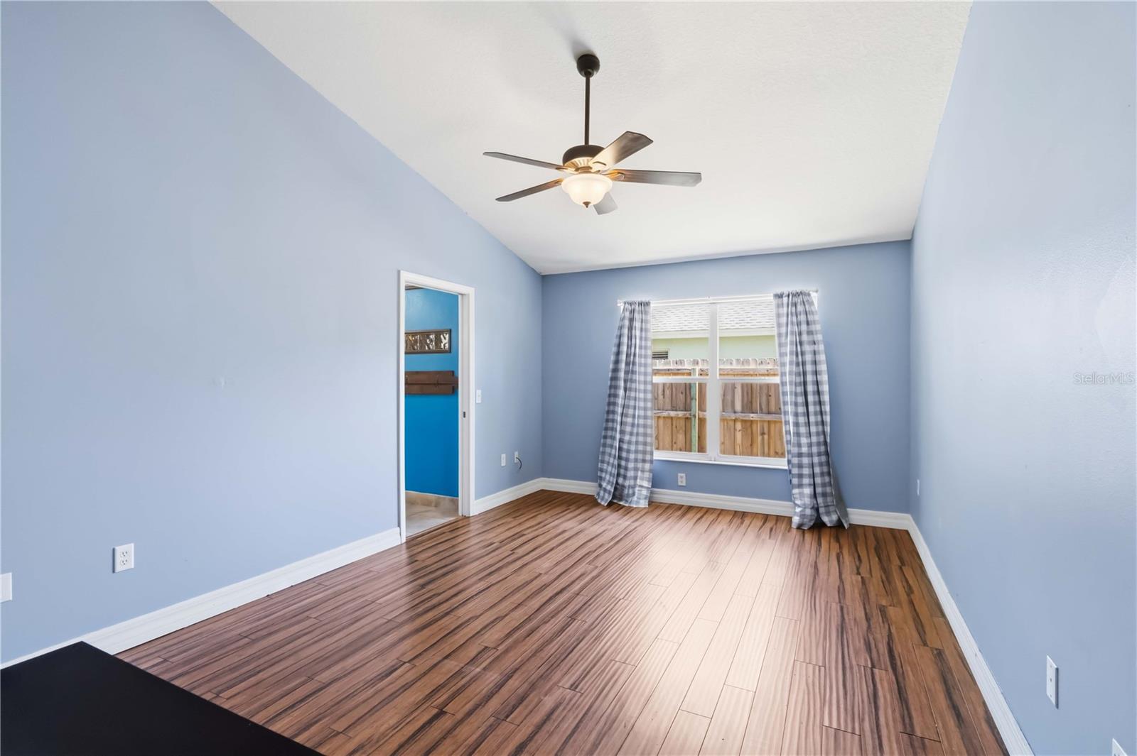 Image 5 of 24 For 7211 48th Avenue E