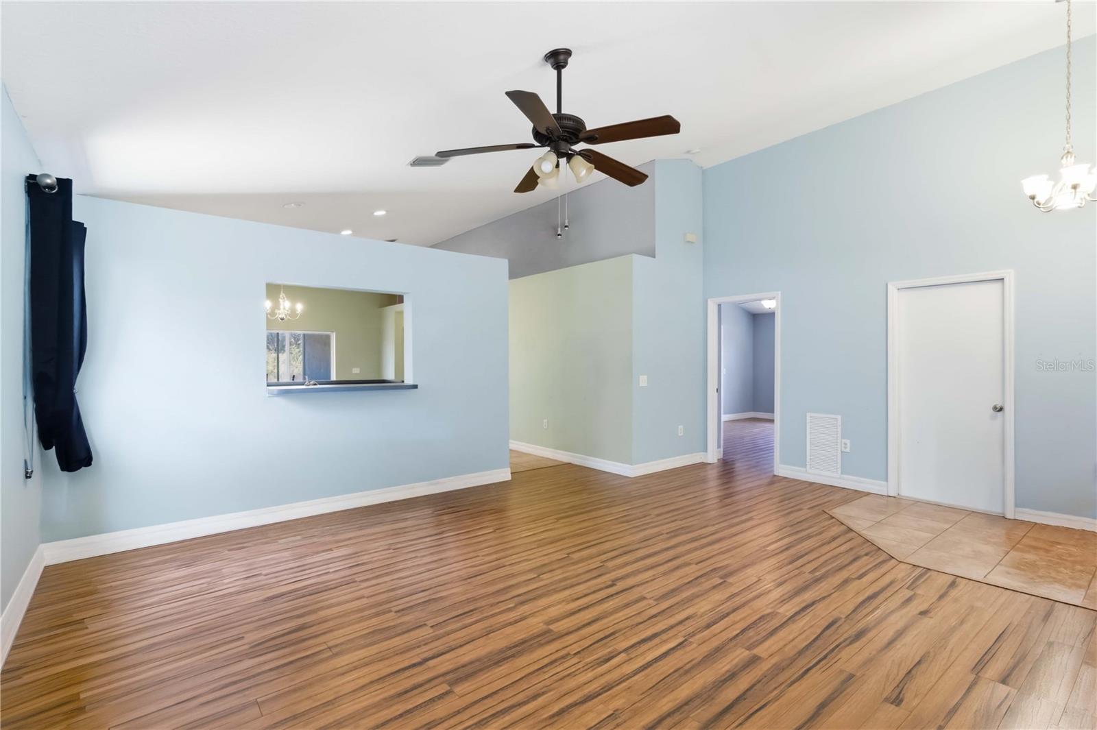Image 9 of 24 For 7211 48th Avenue E