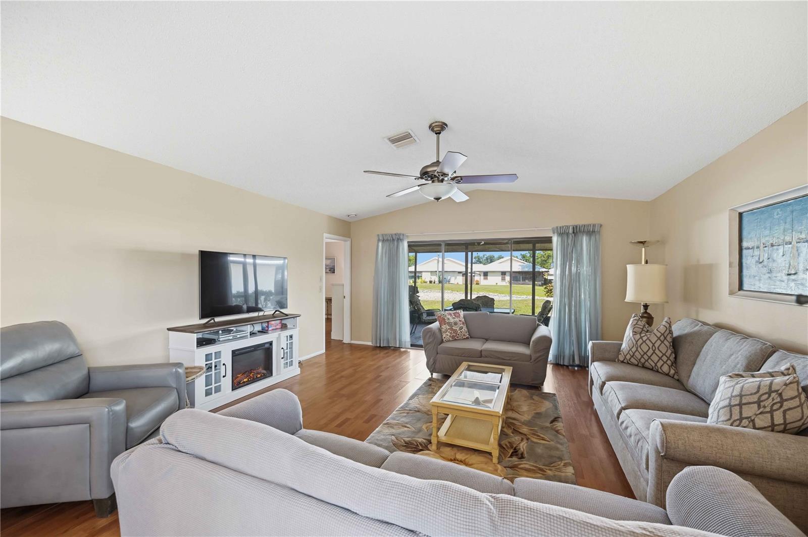 Image 16 of 51 For 38 Pebble Rock Drive