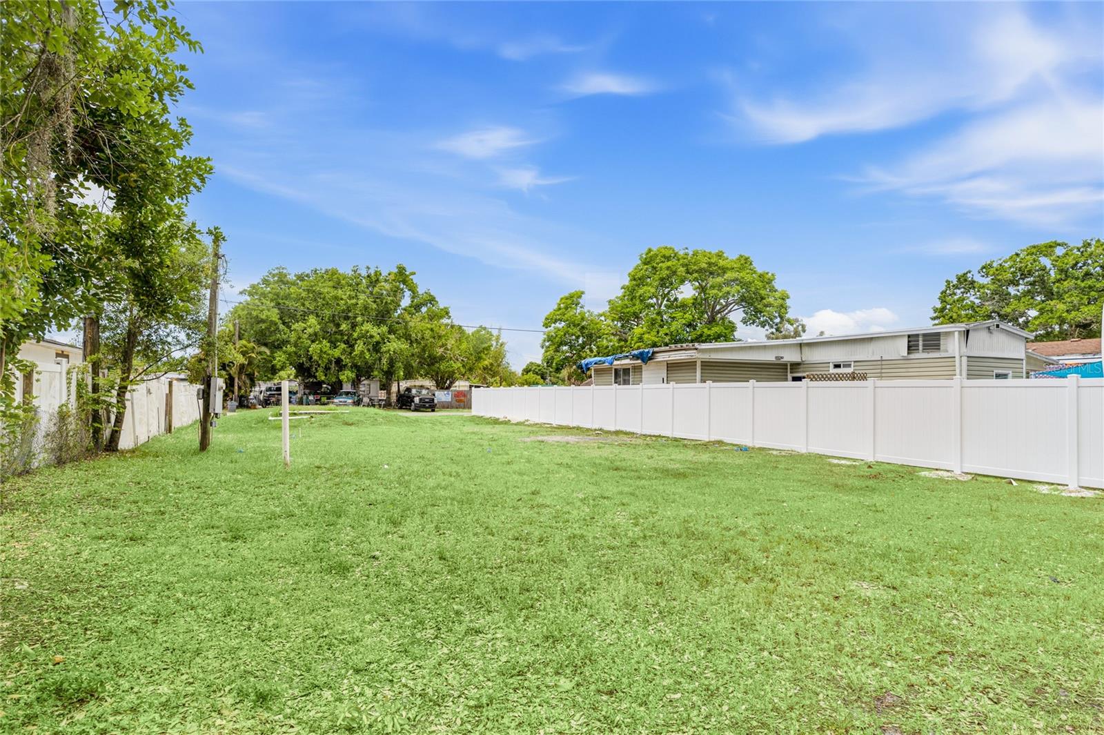 Image 11 of 12 For 4961 Victoria Avenue