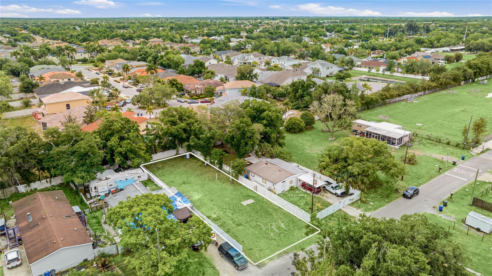 Image 3 of 12 For 4961 Victoria Avenue